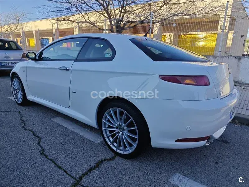 Usado Alfa Romeo GT Impression 150 CV (110 kW) 2009 Blanco Coupe