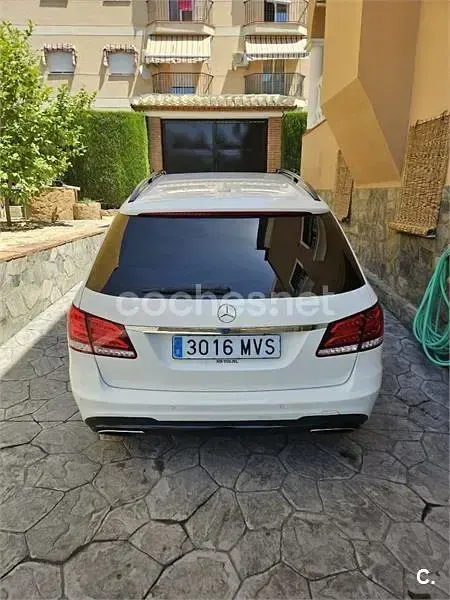 Usado Mercedes E250 204 CV (150 kW) 2017 Blanco Familiar