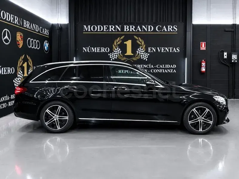 Usado Mercedes C200 160 CV (117 kW) 2019 Negro Familiar