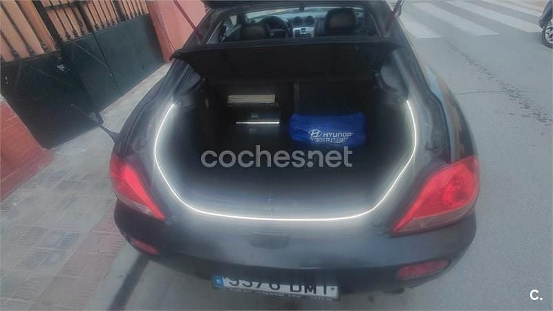 Usado Hyundai Coupé 105 CV (77 kW) 2005 Negro Coupe