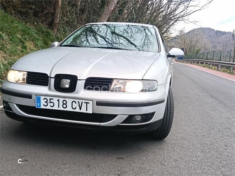 Usado Seat Toledo Stella 105 CV (77 kW) 2004 Gris / plata Berlina