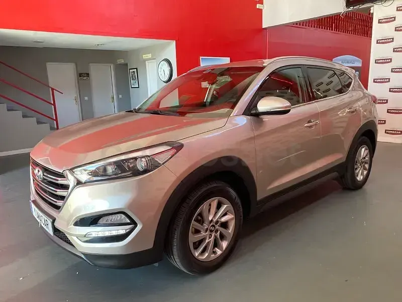 Usado Hyundai Tucson 115 CV (84 kW) 2015 Gris / plata SUV