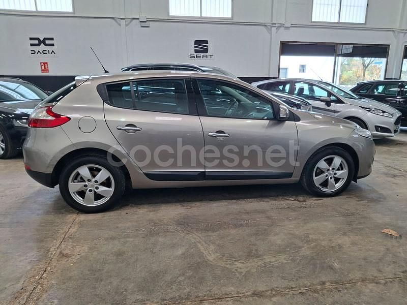 Usado Renault Mégane II Dynamique 105 CV (77 kW) 2008 Beige Berlina
