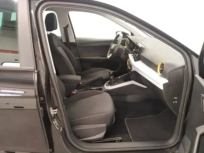 Usado Seat Arona Style 115 CV (84 kW) 2025 Negro SUV