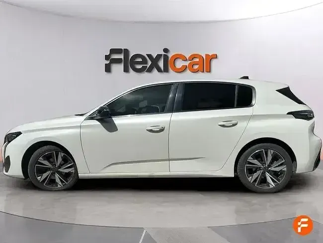 Usado Peugeot 308 Allure 130 CV (95 kW) 2022 Blanco