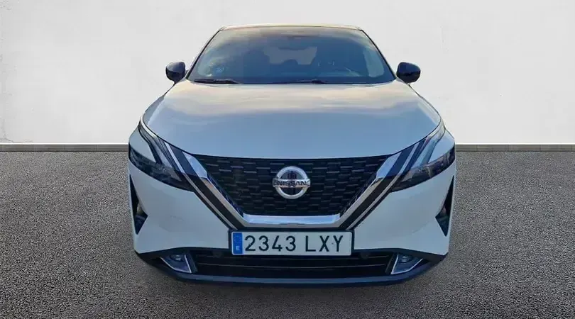 Usado Nissan Qashqai N-Connecta 140 CV (102 kW) 2022 Lunar white con techo midnight SUV