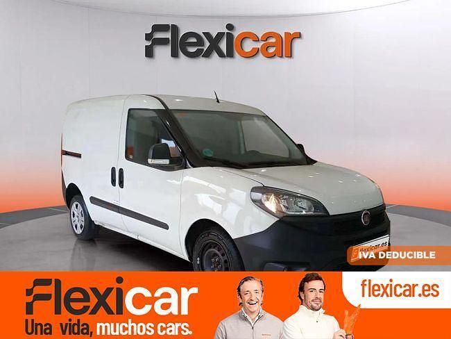 Usado Fiat Doblò Easy 95 CV (69 kW) 2022 Blanco Monovolumen