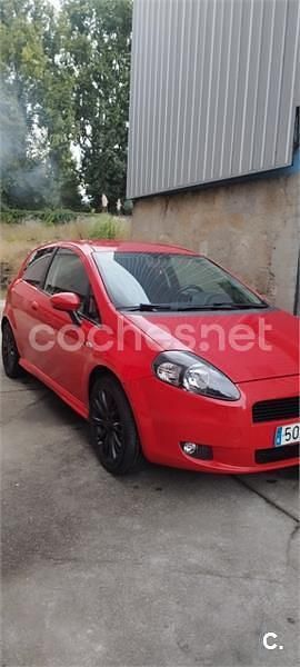 Rojo Usado 2007 Fiat Grande Punto Sport Utilitario | 2900 € (Precio justo) - Imagen 1/4