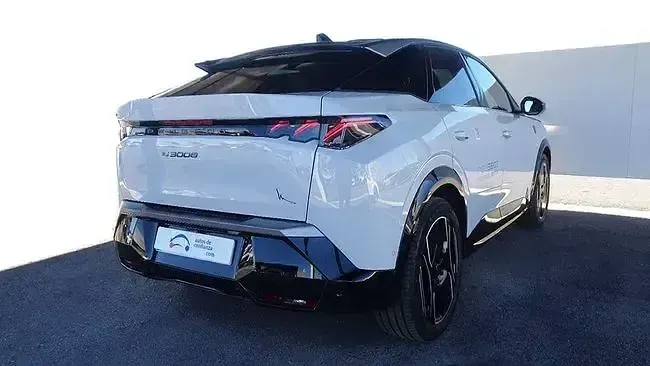 Usado Peugeot e-3008 GT 157 kW (214 CV) 2024 Blanco SUV