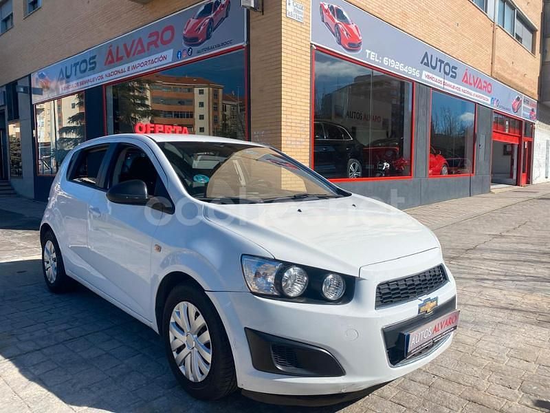 Blanco Usado 2013 Chevrolet Aveo LT Berlina | 6500 € (Precio justo) - Imagen 1/4