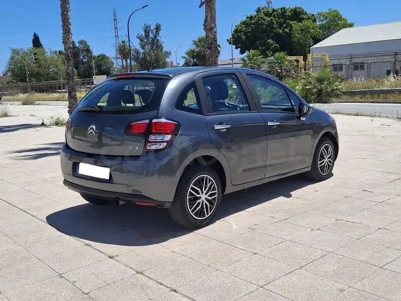 Usado Citroën C3 Attraction 68 CV (50 kW) 2015 Gris / plata Berlina