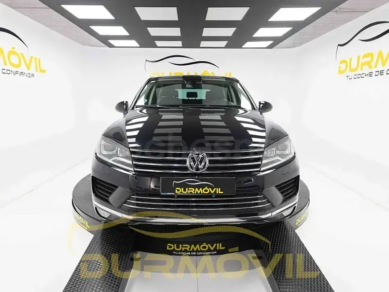 Second-hand VW Touareg 204 CP (150 kW) 2015 Negru SUV