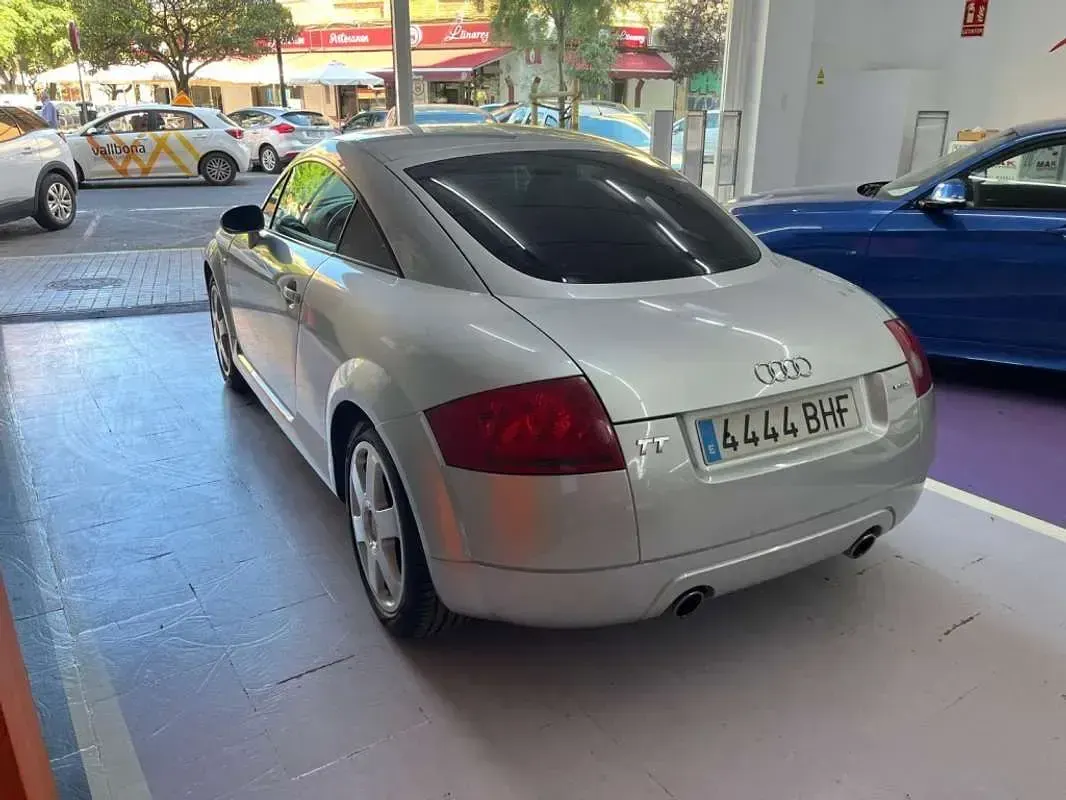 Usado Audi TT 224 CV (164 kW) 1999 Plateado Coupe