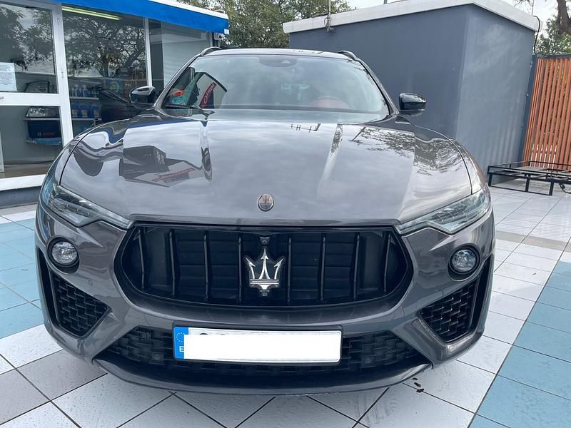Usado Maserati Levante 350 CV (257 kW) 2019 Gris SUV