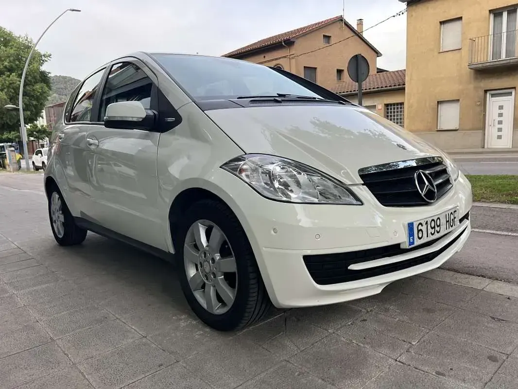 Usado Mercedes A160 Avantgarde 95 CV (69 kW) 2011 Blanco Utilitario