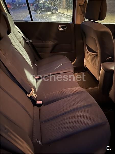 Usado Renault Mégane II Dynamique 80 CV (58 kW) 2002 Rojo Berlina