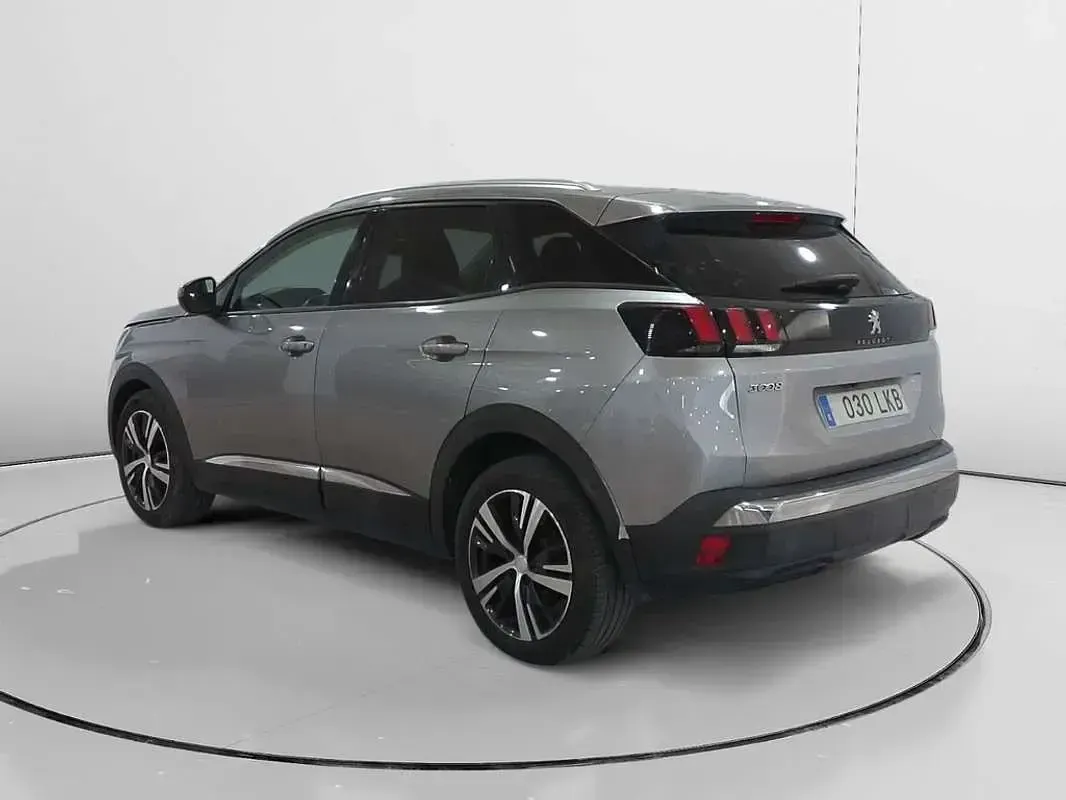 Usado Peugeot 3008 Allure 131 CV (96 kW) 2020 Gris SUV