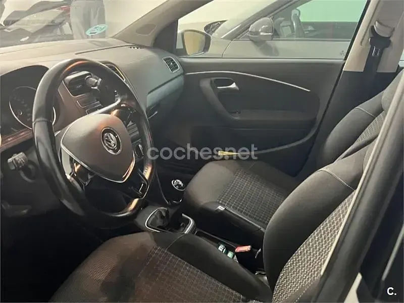 Usado VW Polo 75 CV (55 kW) 2016 Blanco Berlina
