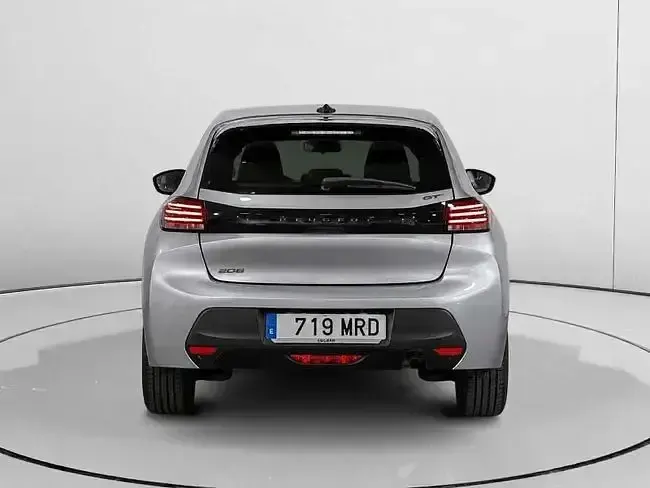 Usado Peugeot 208 Active 75 CV (55 kW) 2024 Gris Utilitario