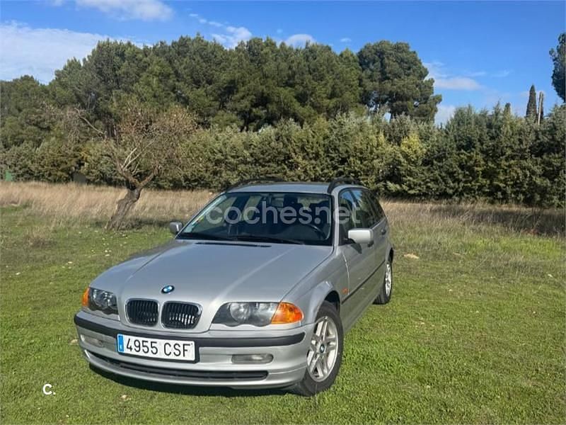 Usado BMW 320 136 CV (100 kW) 2001 Gris / plata Familiar