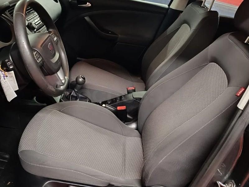 Usado Seat Altea XL Style 105 CV (77 kW) 2011 Gris / plata Monovolumen