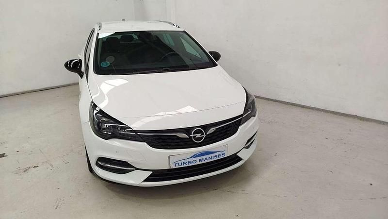 Usado Opel Astra Ultimate 147 CV (108 kW) 2021 Amarillo Familiar