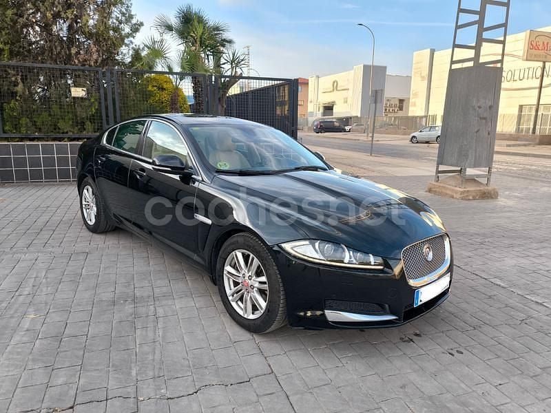 Negro Usado 2014 Jaguar XF Premium Luxury Berlina | 10.950 € (Precio justo) - Imagen 1/4