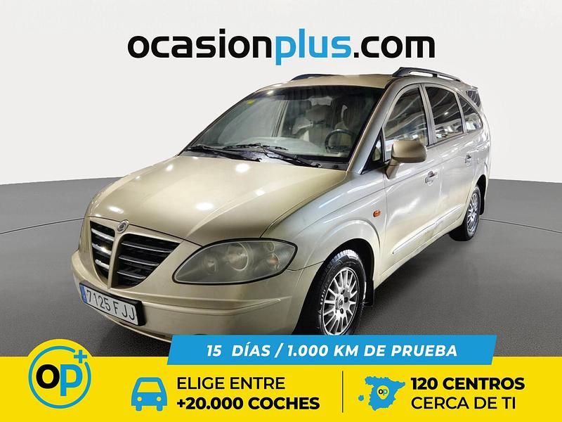Usado Ssangyong (KGM) Rodius 165 CV (121 kW) 2006 Beige Monovolumen