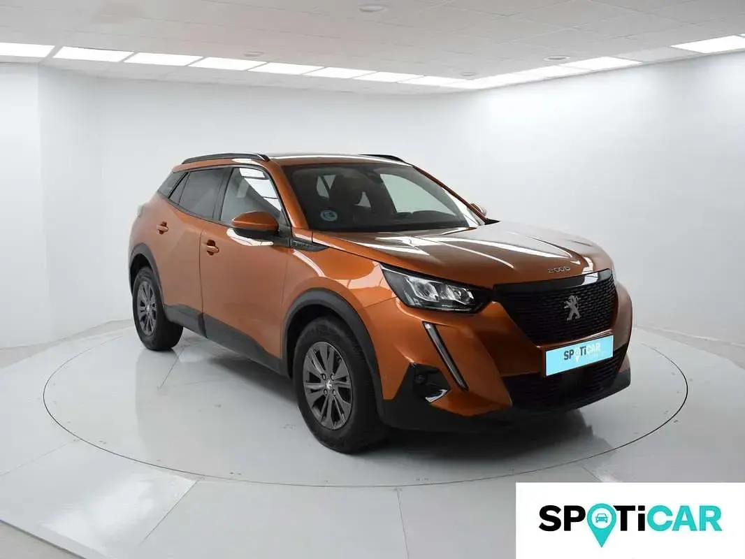 Usado Peugeot 2008 Style 101 CV (74 kW) 2021 Naranja SUV