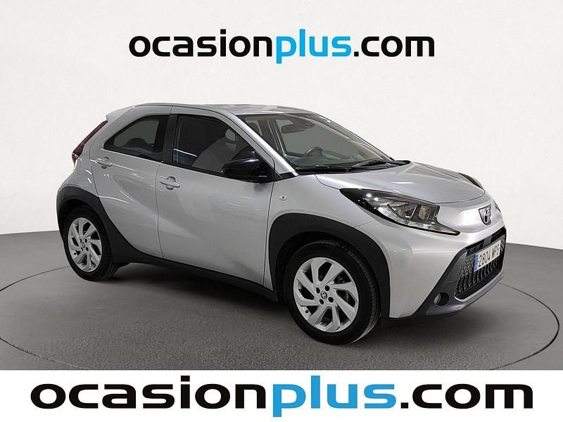Usado Toyota Aygo X Play 72 CV (52 kW) 2024 Gris SUV