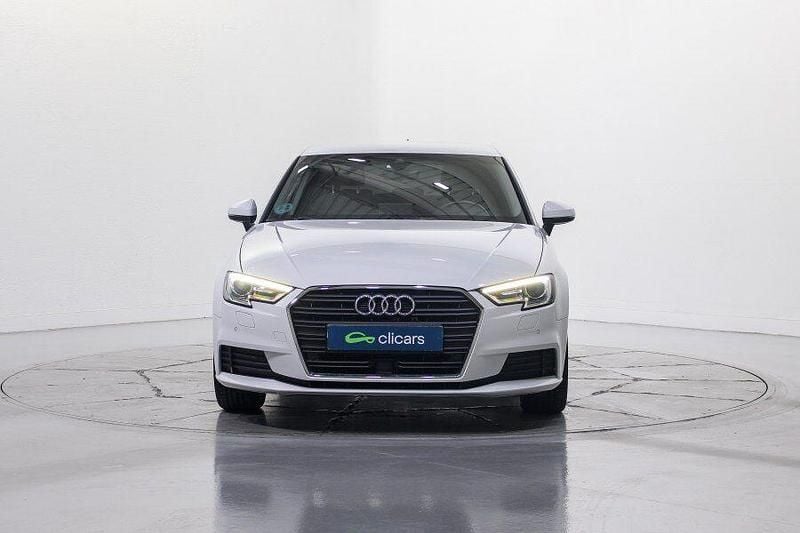 Usado Audi A3 116 CV (85 kW) 2019 Blanco Berlina