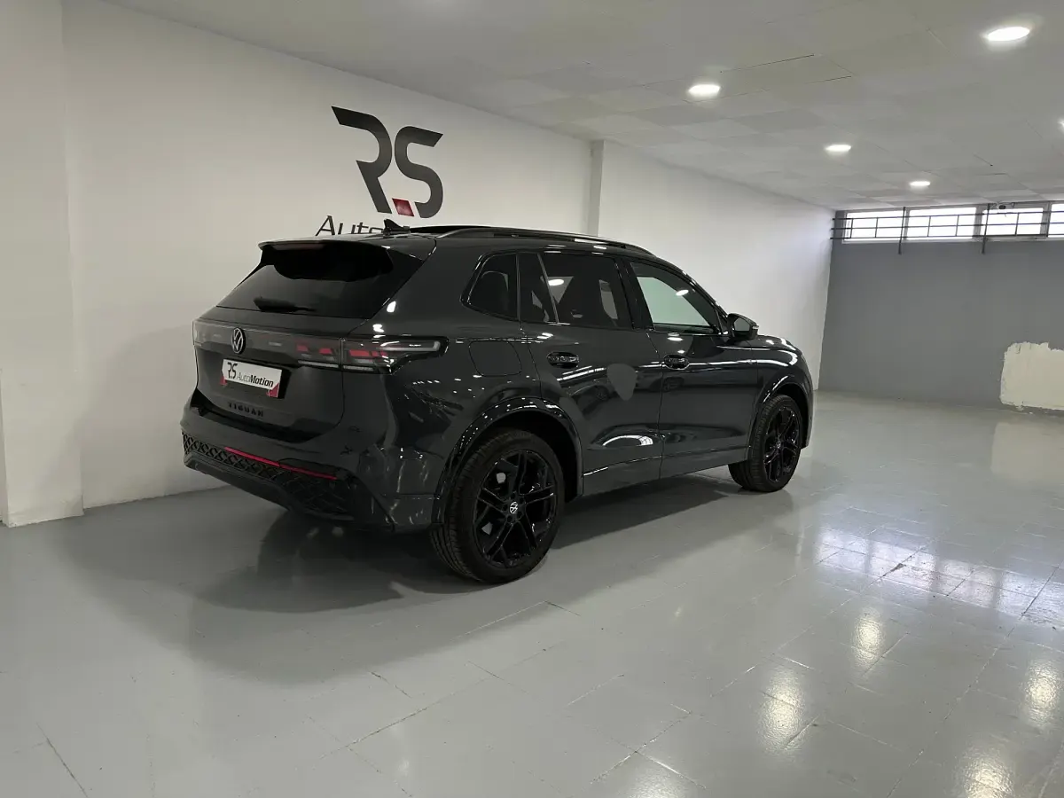 Usado VW Tiguan R-line 193 CV (141 kW) 2024 Gris SUV