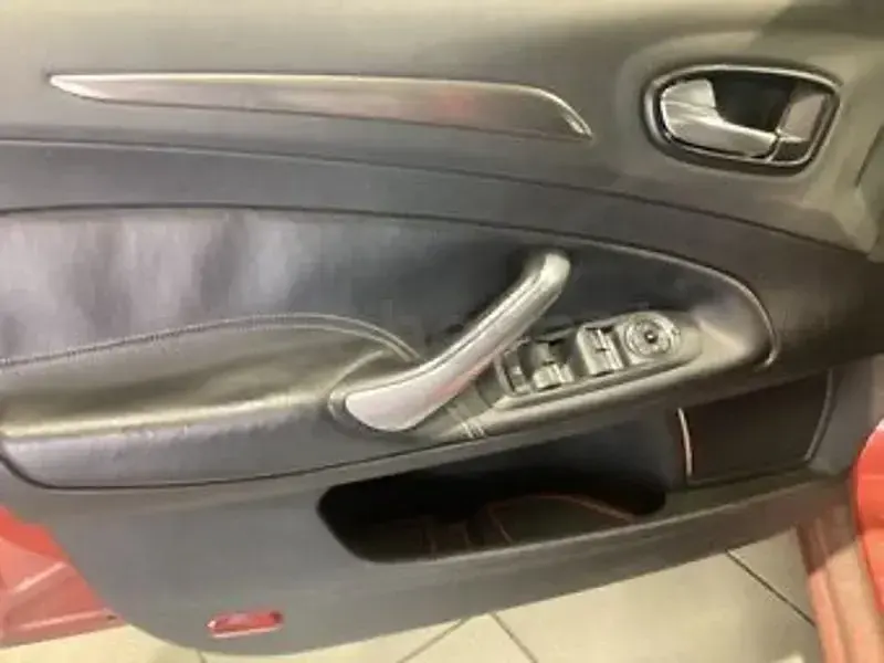 Usado Ford Mondeo Titanium X 130 CV (95 kW) 2007 Naranja Berlina