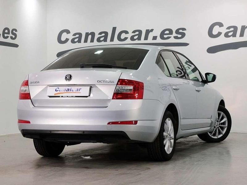 Occasion Skoda Octavia Ambition 105 ch (77 kW) 2015 Gris Citadine