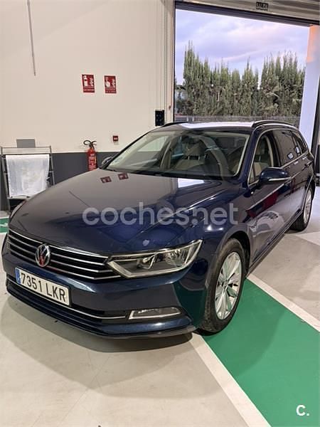 Usado VW Passat Advance 150 CV (110 kW) 2017 Azul Familiar