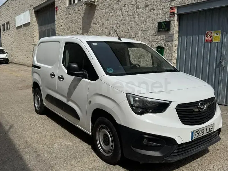 Usado Opel Combo Life Business Edition 102 CV (75 kW) 2022 Blanco Monovolumen