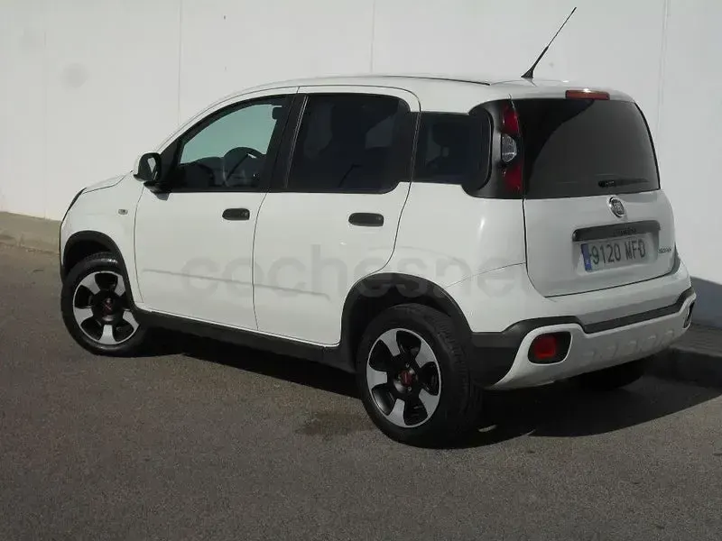 Usado Fiat Panda Cross Cross 70 CV (51 kW) 2023 Blanco Utilitario