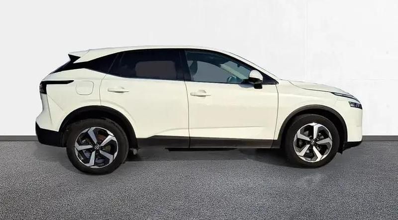 Usado Nissan Qashqai 140 CV (102 kW) 2022 Sapporo white (sólido) SUV