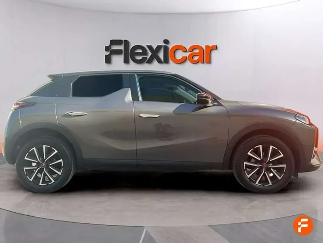 Usado DS Automobiles DS3 Crossback Performance 131 CV (96 kW) 2023 Gris SUV