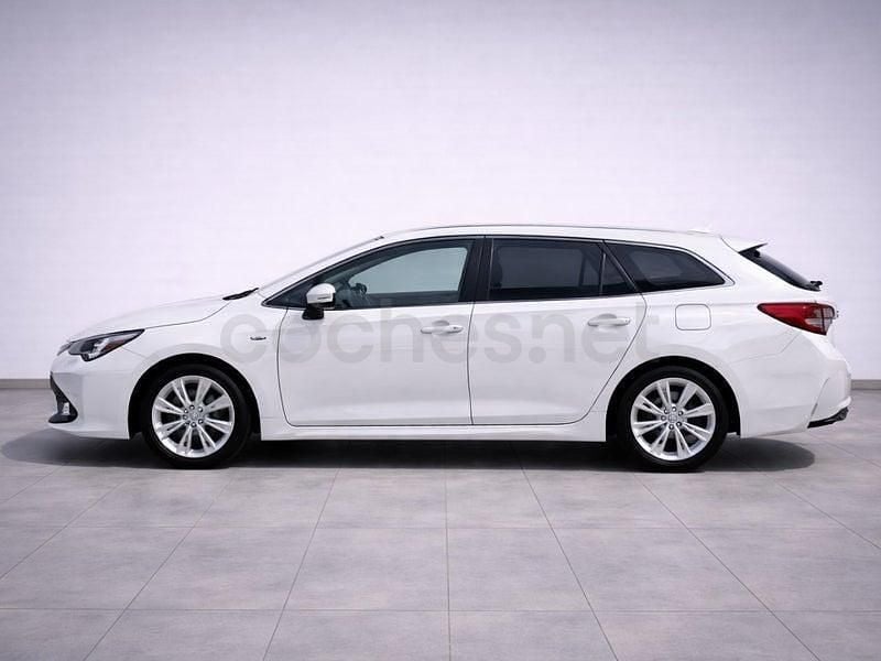 Używany Toyota Corolla Active 122 KM (89 kW) 2021 Biały Kombi