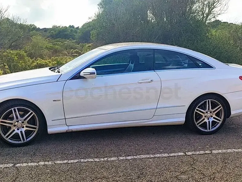 Usado Mercedes E350 292 CV (214 kW) 2009 Blanco Coupe