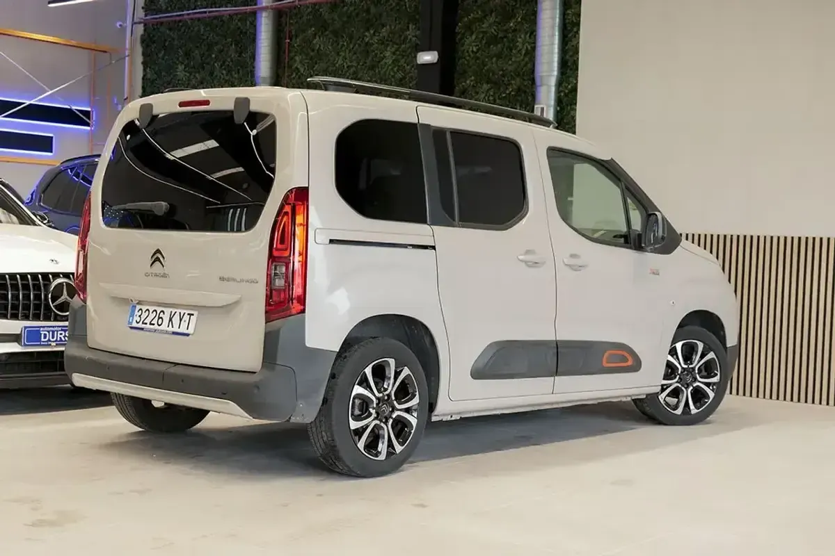 Usado Citroën Berlingo Shine 102 CV (75 kW) 2019 Gris Monovolumen