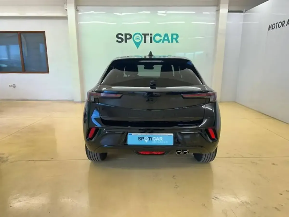 Usado Opel Mokka 136 CV (100 kW) 2025 Negro SUV