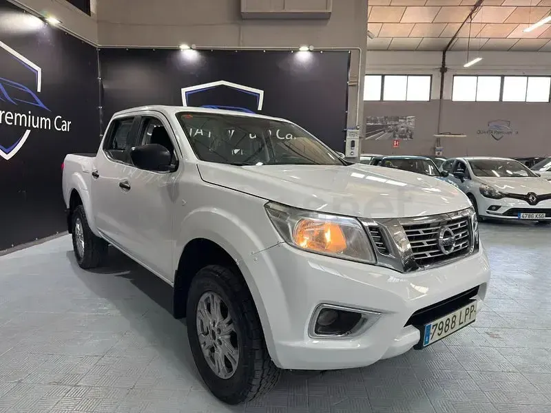 Usado Nissan Navara Acenta 190 CV (139 kW) 2021 Blanco Pickup/Camioneta