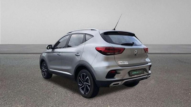 Usado MG ZS Luxury 107 CV (78 kW) 2024 Plateado Berlina