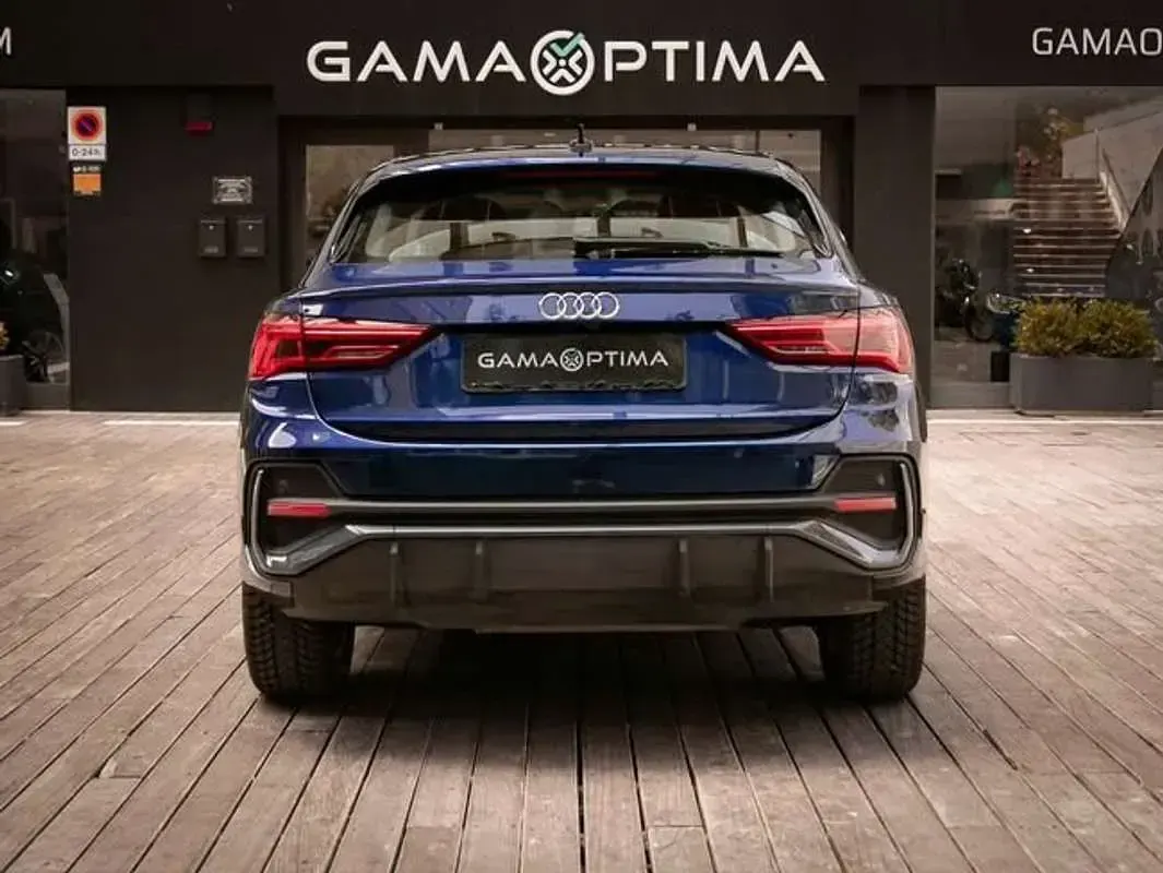 Usado Audi Q3 Sportback Attraction 245 CV (180 kW) 2021 Azul SUV