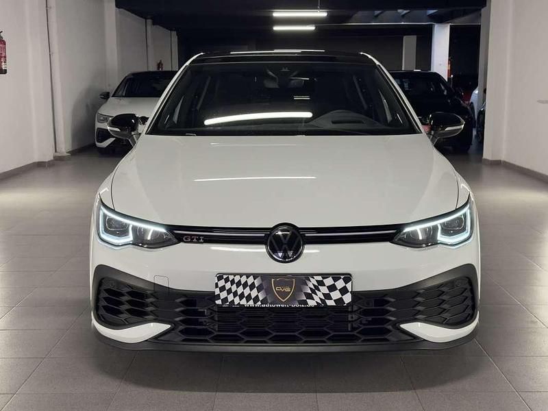 Usado VW Golf VIII GTI 300 CV (220 kW) 2023 Blanco Utilitario