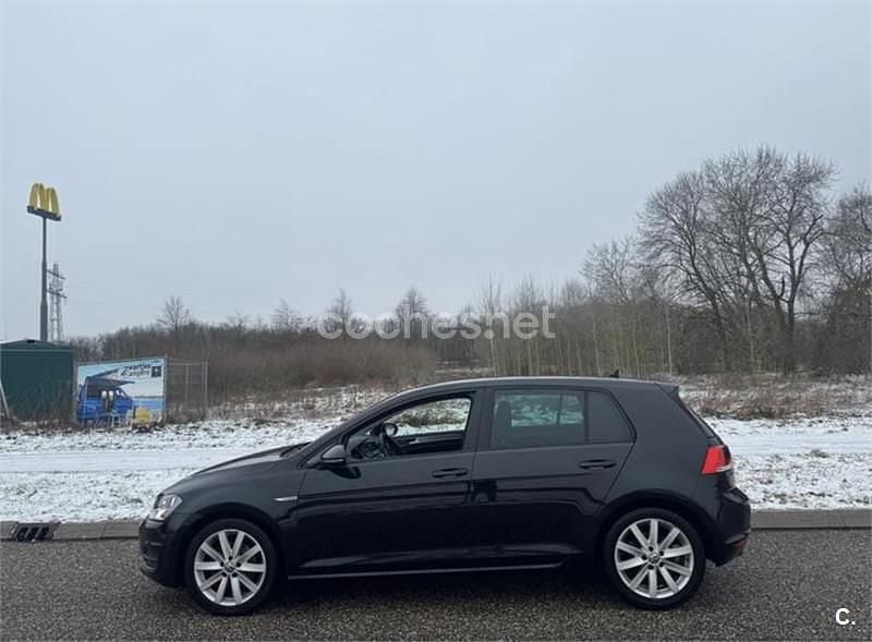 Käytetty VW Golf VII 110 HP (80 kW) 2014 Musta Sedan