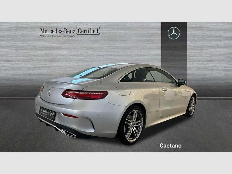 Usado Mercedes E220 194 CV (142 kW) 2020 Plateado Coupe