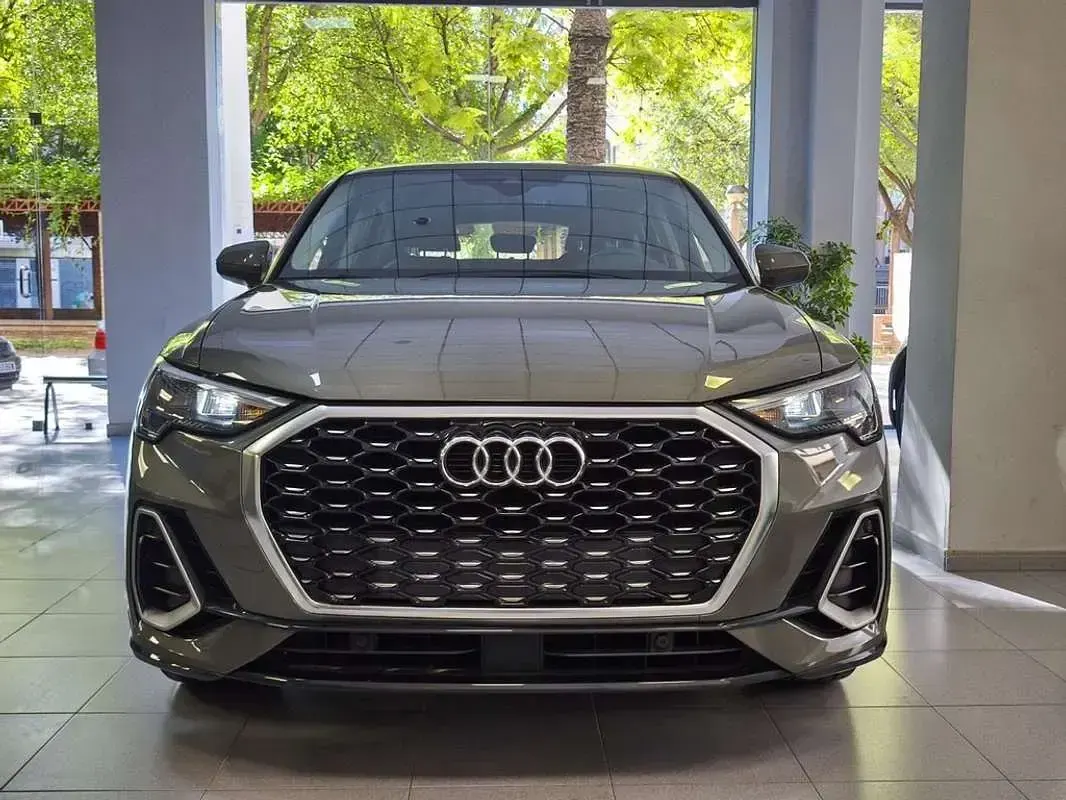 Usado Audi Q3 Comfort 150 CV (110 kW) 2021 Gris SUV